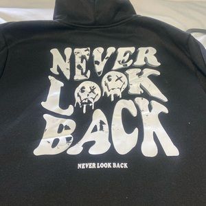 Black hoodie, never look back, L